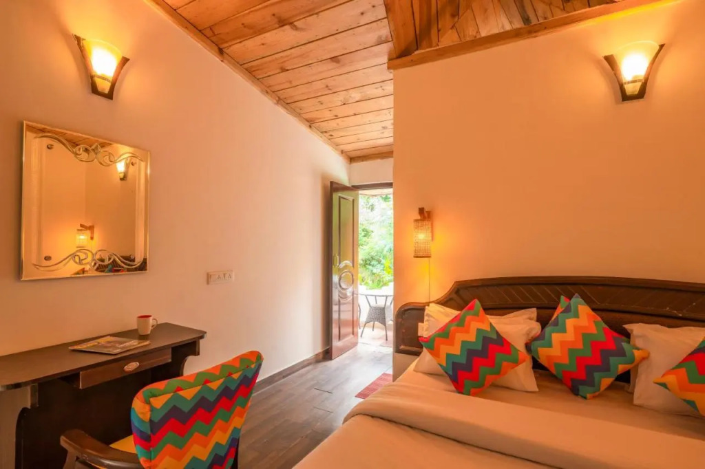 goSTOPS Mukteshwar - Private Rooms and Dorms