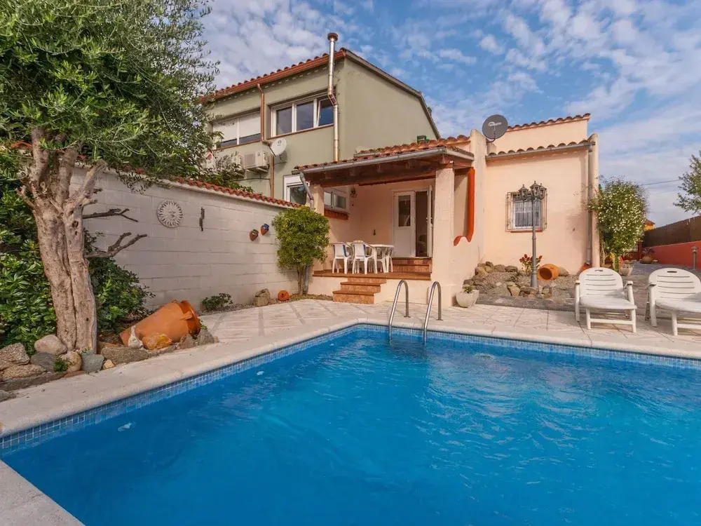 Peaceful Holiday Home in Costa Brava With Private Pool