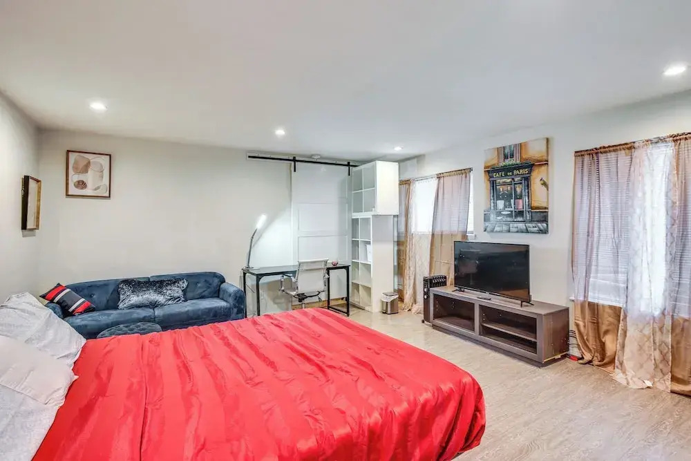 3 Mi to Dtwn Tacoma: Pet-friendly Home