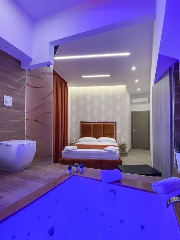 Twin Towers Naples Luxury