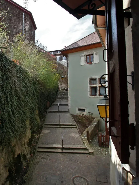 Large Studio in Annecy old town