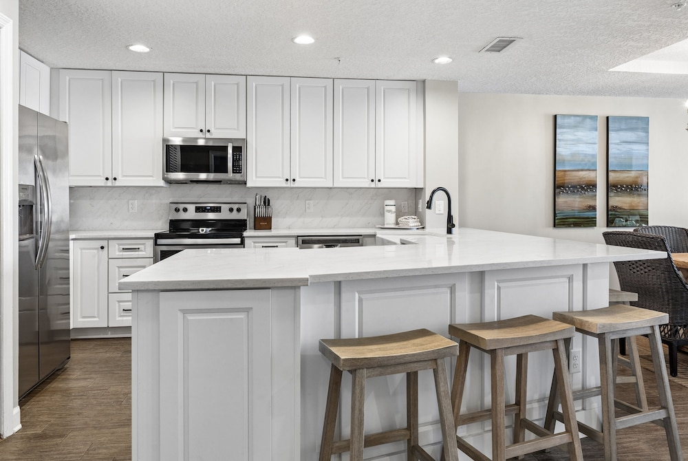 The Inn At Crystal Beach Ph 702 4 Bedroom Condo
