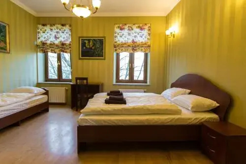 10 Rooms