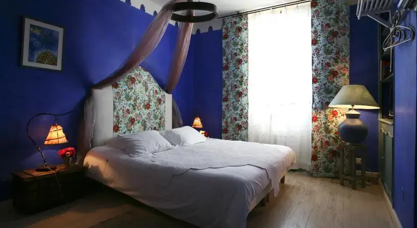 Une Autre Maison