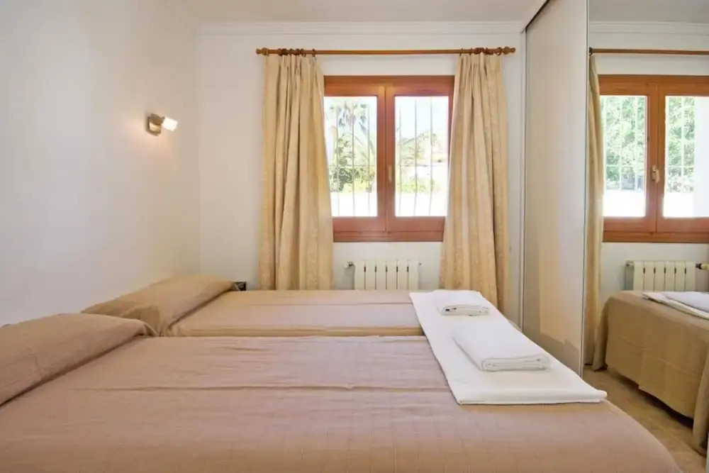 Villa - 2 Bedrooms with Pool and WiFi - 106433