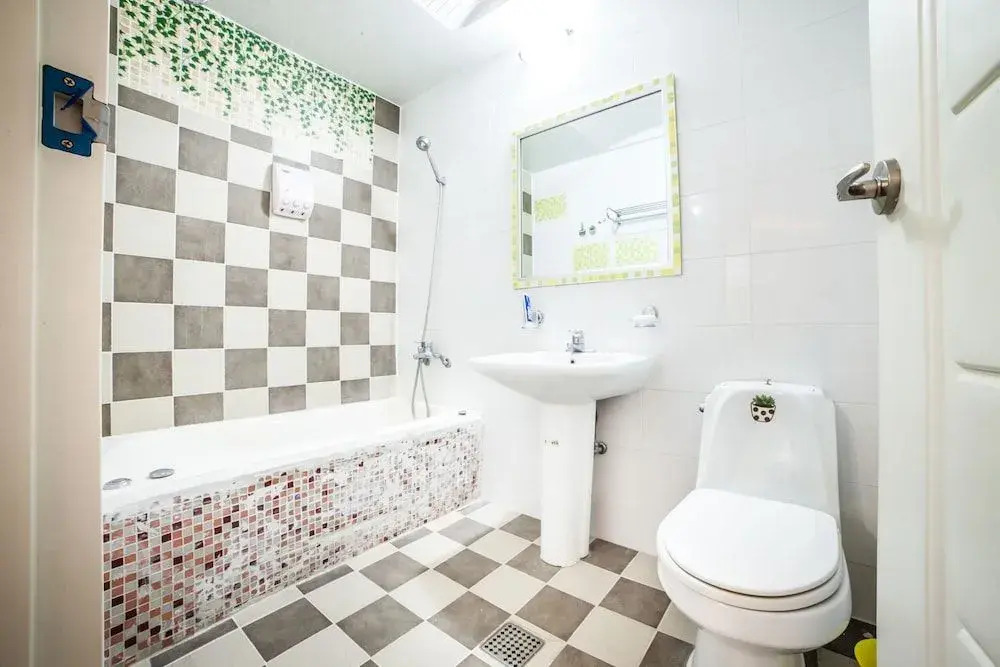 Hole in one Hotel