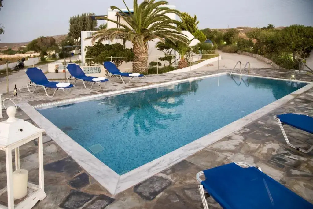 Kanelis Studios & Suites