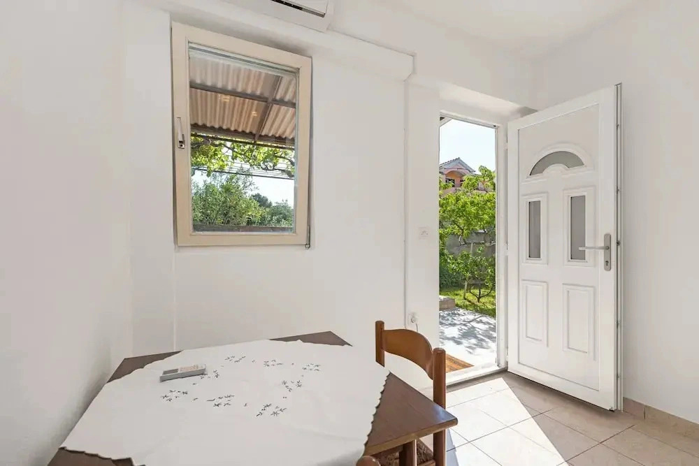 Cozy Apartment in Sibenik-brodarica