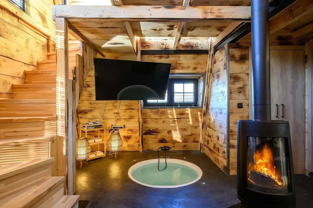 A-Home Villa, Private Pool & Jetted Tub Oasis