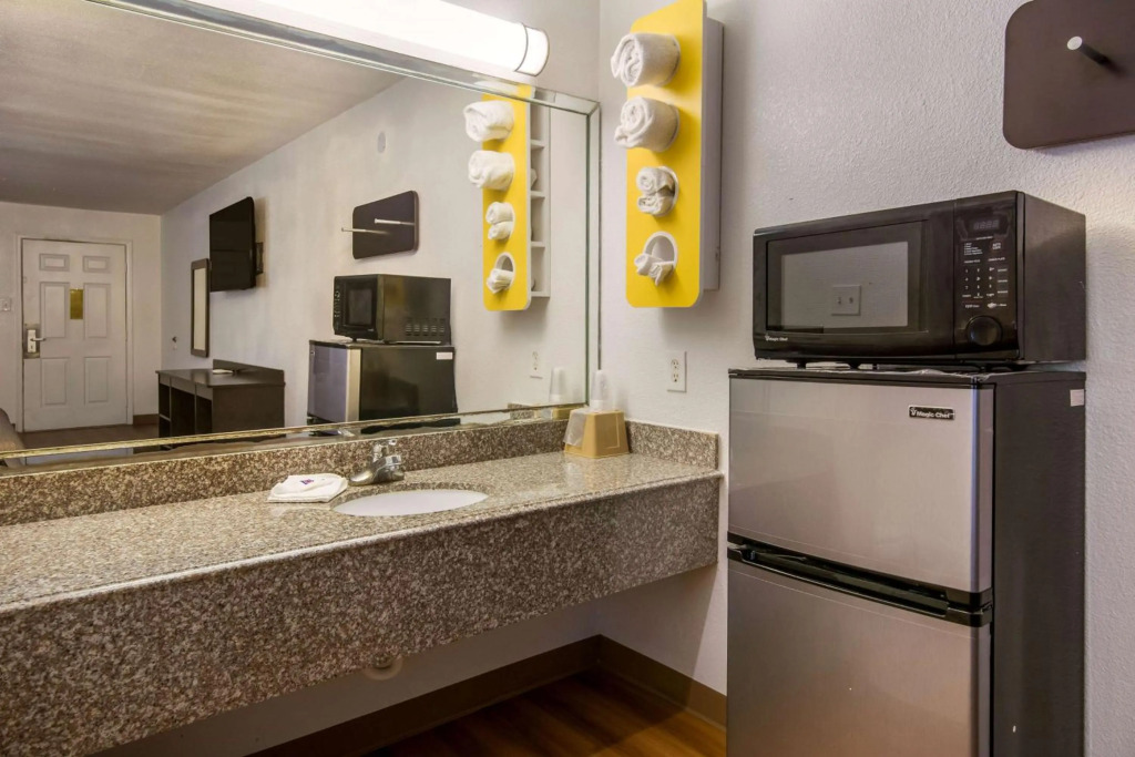 Motel 6-Freeport, TX