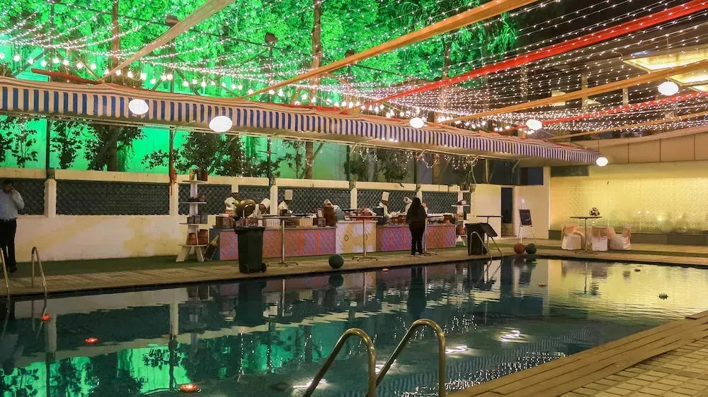 Dee Marks Airport Hotel & Resorts