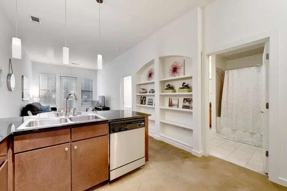 StayLo Luxury 1 Bedroom Apartment