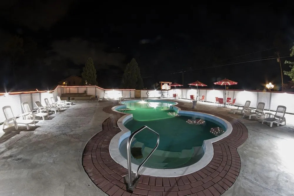 King Hendrick Motel