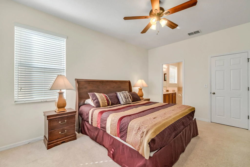 6 Bedrooms 4 Bathrooms Veranda Palms 4457 Np