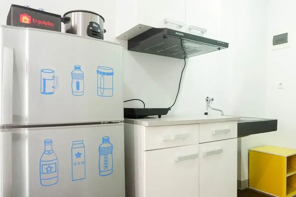 Comfy & Clean Studio Apartment at Puri Mas