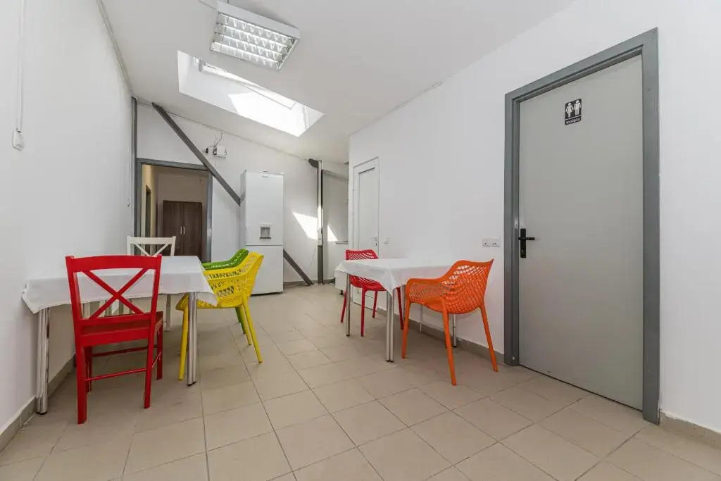 Hostel Ghimbav Airport