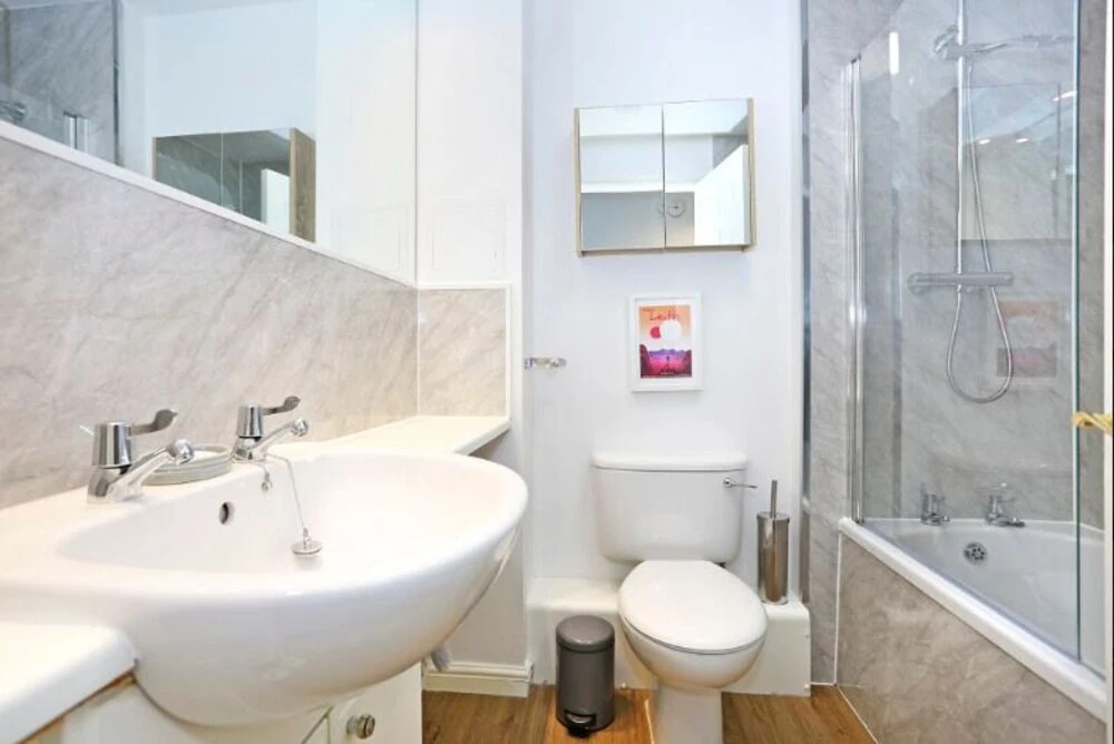 Sophisticated Apt in Trendy Leith Port District
