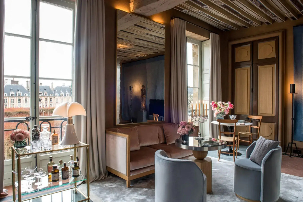 Cour des Vosges - Evok Collection