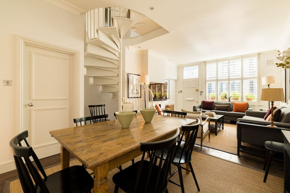 Cobbled Charm 3 Bedroom House