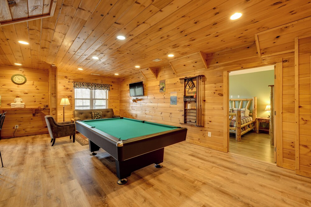 Hot Tub + Game Room: Spacious Blue Ridge Retreat!