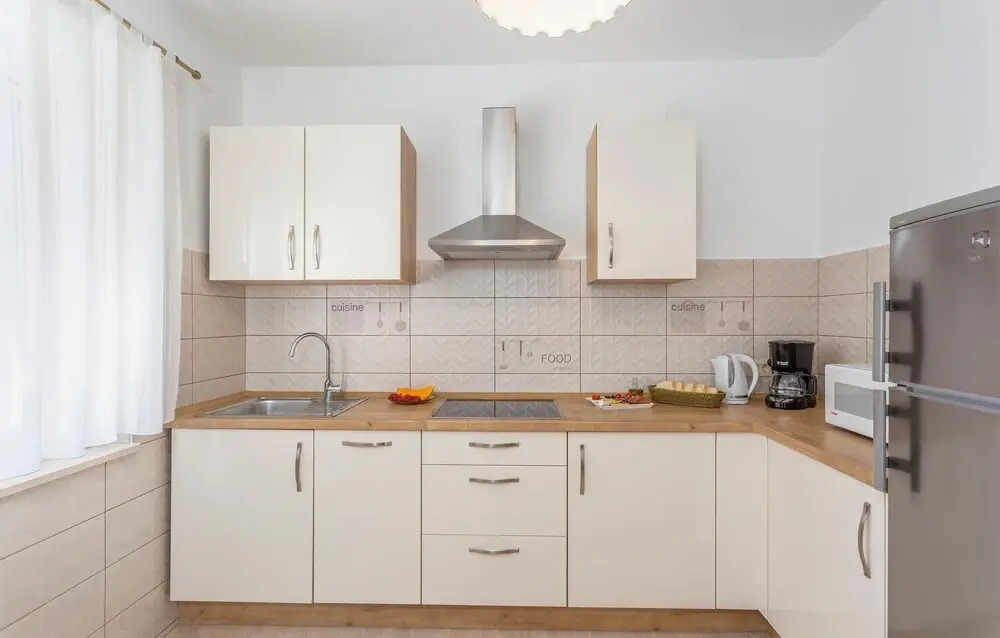 Stunning Apartment in Malinska With Wifi and 2 Bedrooms
