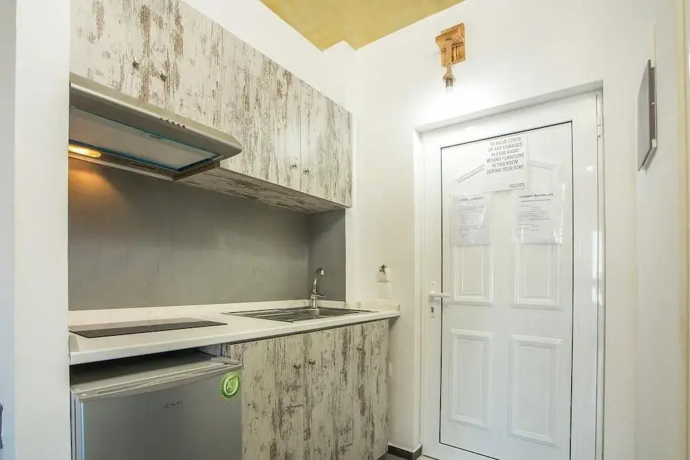 Lisabeth Studio Apartments