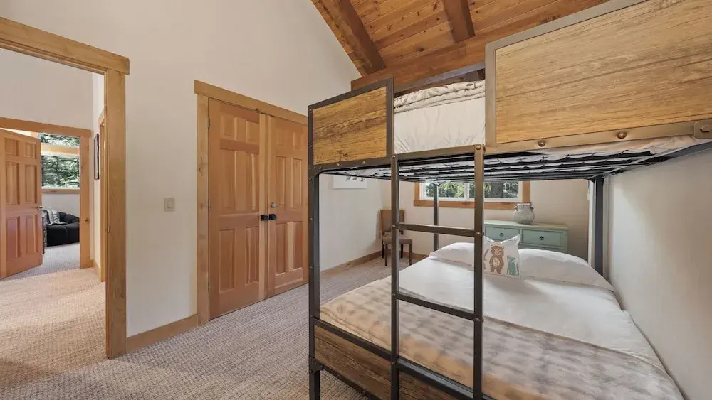 Near Ski Resorts, Downtown Truckee, & Donner Lake Basque Lodge by Avantstay