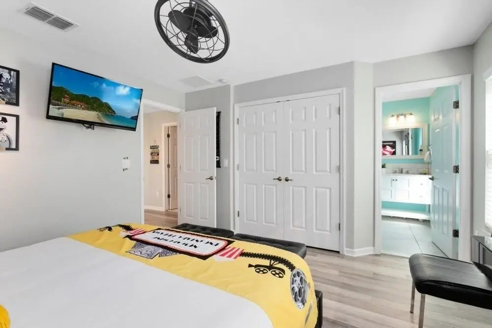 Newly Upgraded Modern 4br/3br Private Pool Th 4 Bedroom Townhouse by RedAwning