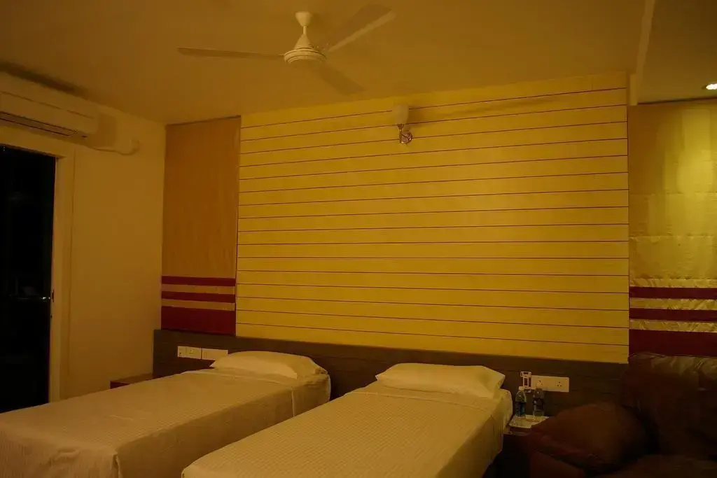 Roseline Suites - A Business Hotel