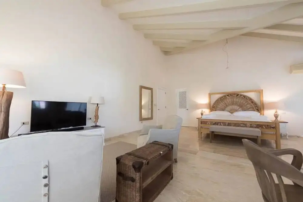 7 Bedrooms Luxury Colonial Villa Complete New 2017