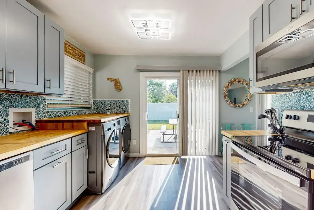 Water-view Dog-friendly Home With Outdoor Space & Entertainment Options