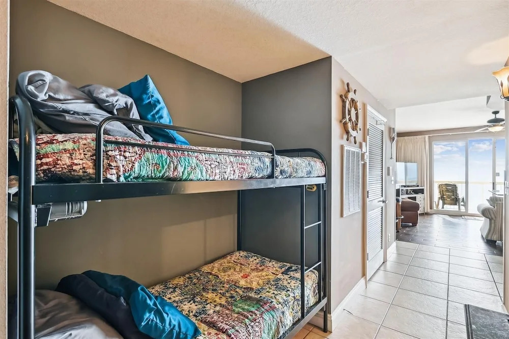 Calypso 1207 West 1 Bedroom Home by RedAwning
