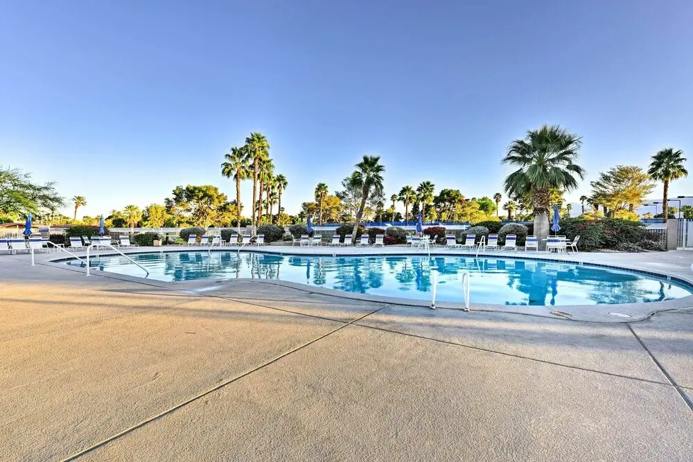 Walk to Coachella & Stagecoach: Festival Retreat!