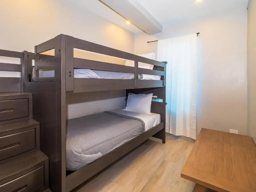 Newly Renovated 8 Bedroom Ocean Front Villa with Pool