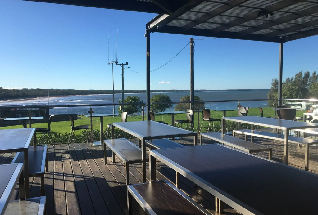 Huskisson Hotel
