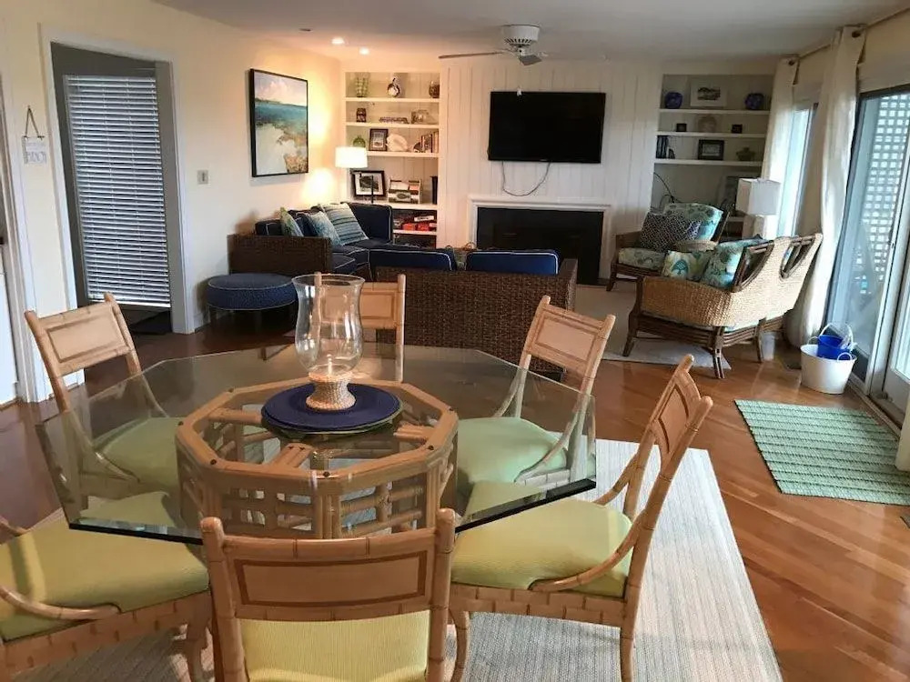 6506 A Oceanfront - 4 Br Cottage
