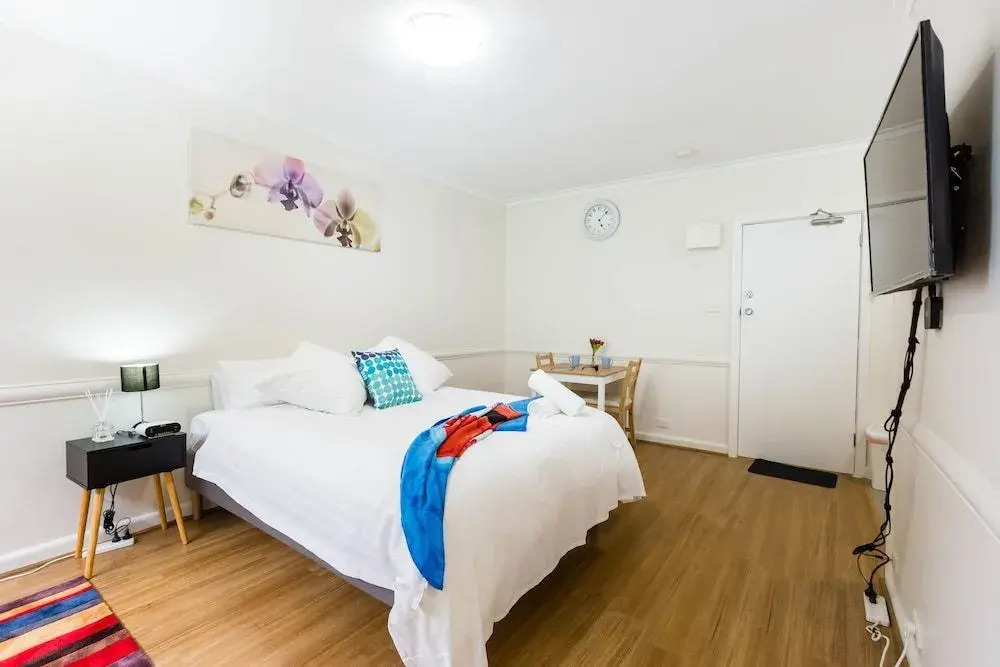GENIE, 1BDR East Melbourne Studio