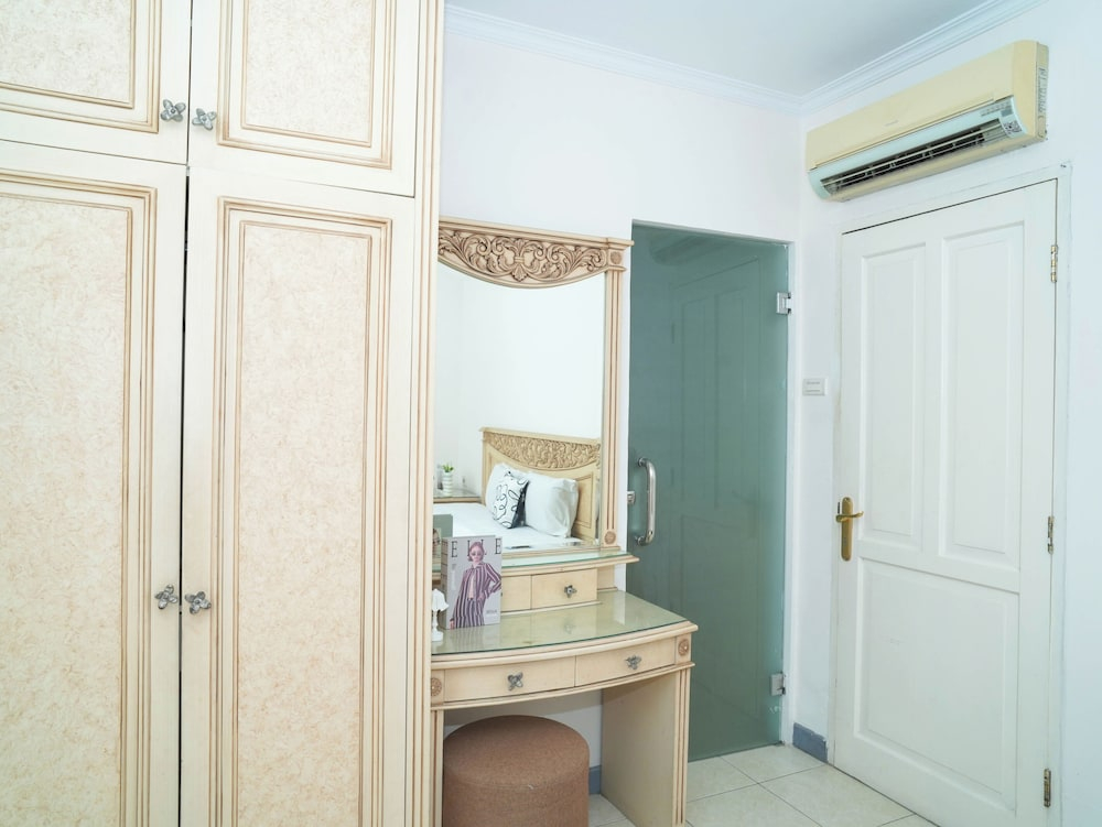 Stylish 3Br For 6 Pax At Puri Garden Apartment
