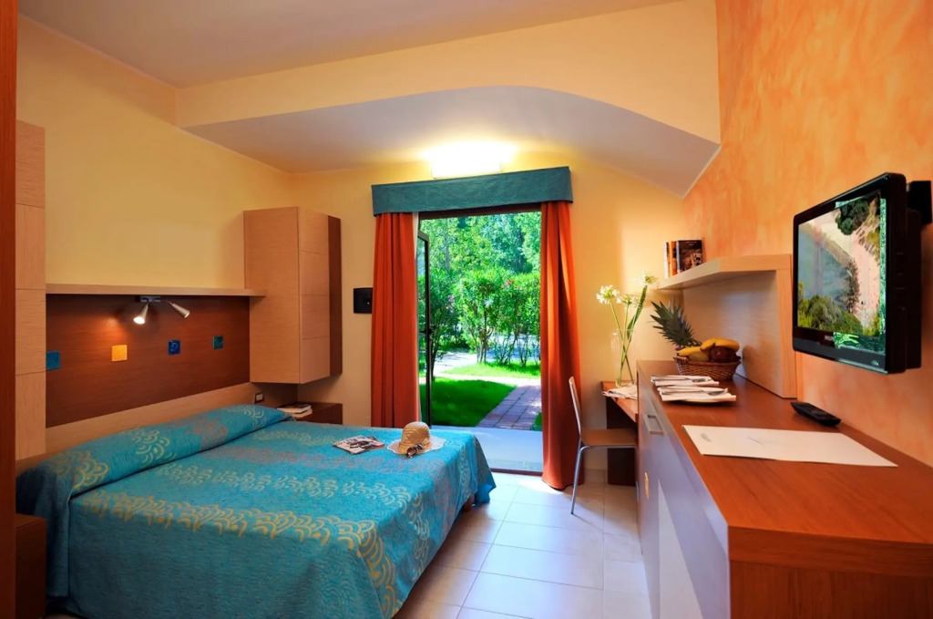 Курортный отель Calaserena Resort