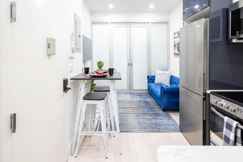 317-1a New Modern 1BR W D Walk to Central Park
