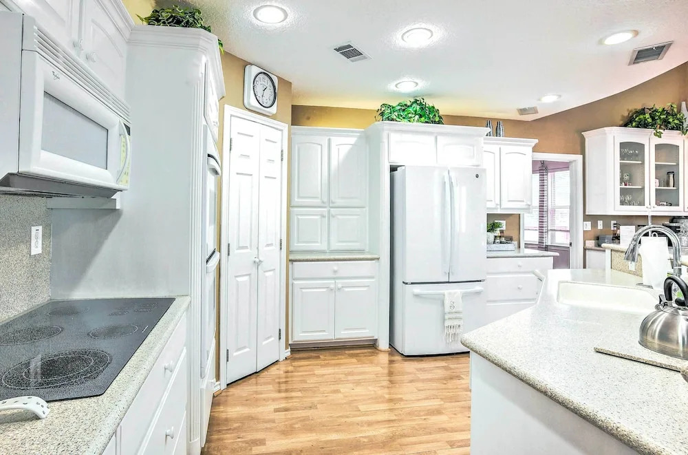 Beautiful Montgomery Home w/ Lakefront Deck!