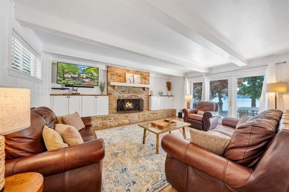 Scenic Point - Private Lakefront Home w/ Dock, Fire Pit, Outside Shower & Hot tub