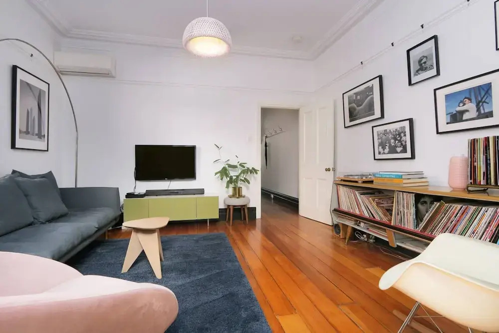 Designer 2 Bedroom House with Garden in Northbridge