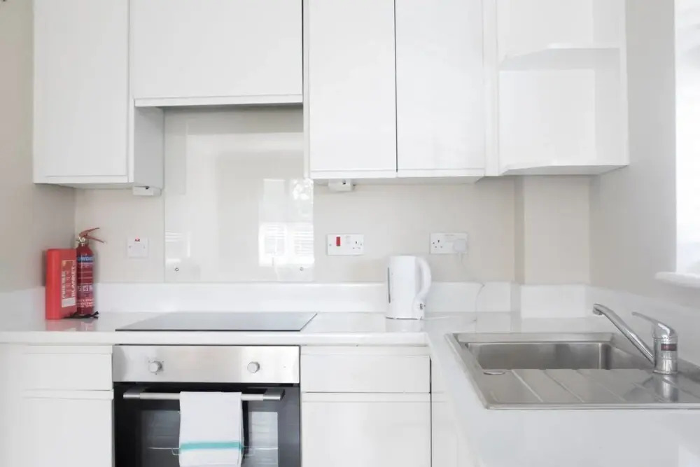 Bright 1 Bedroom Home in West London W/parking!