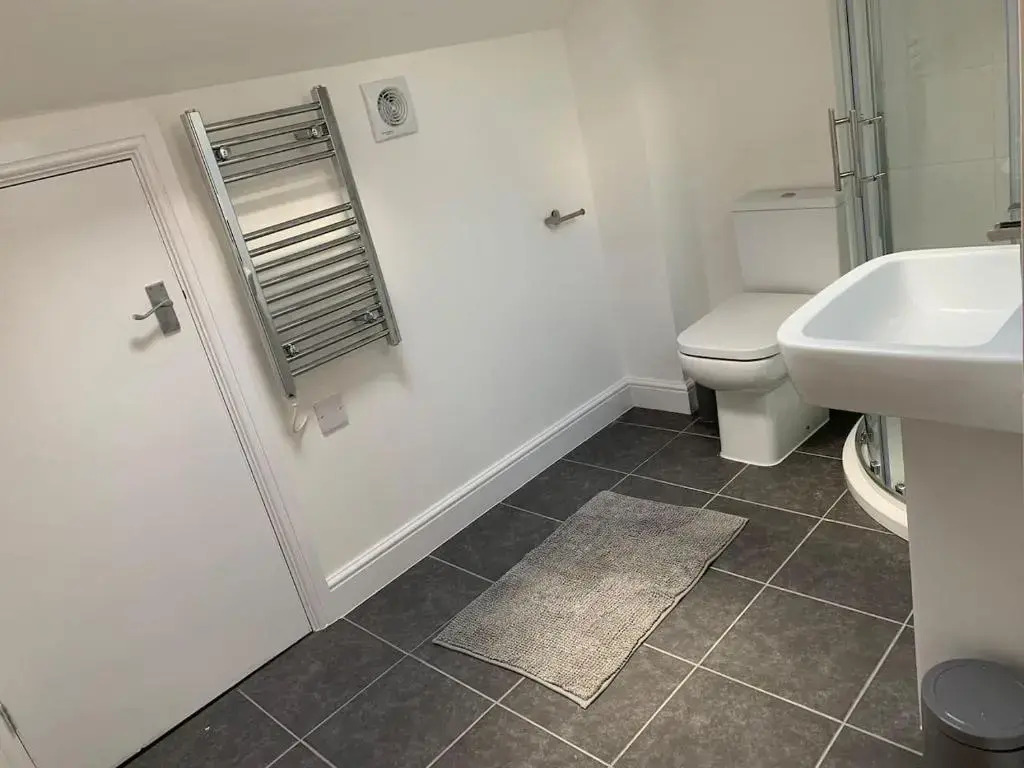 Granby Apartments F-3