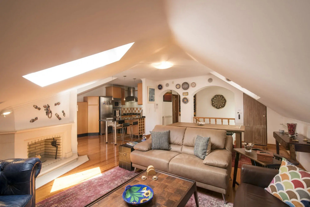 Grand Parliament Duplex by Homing