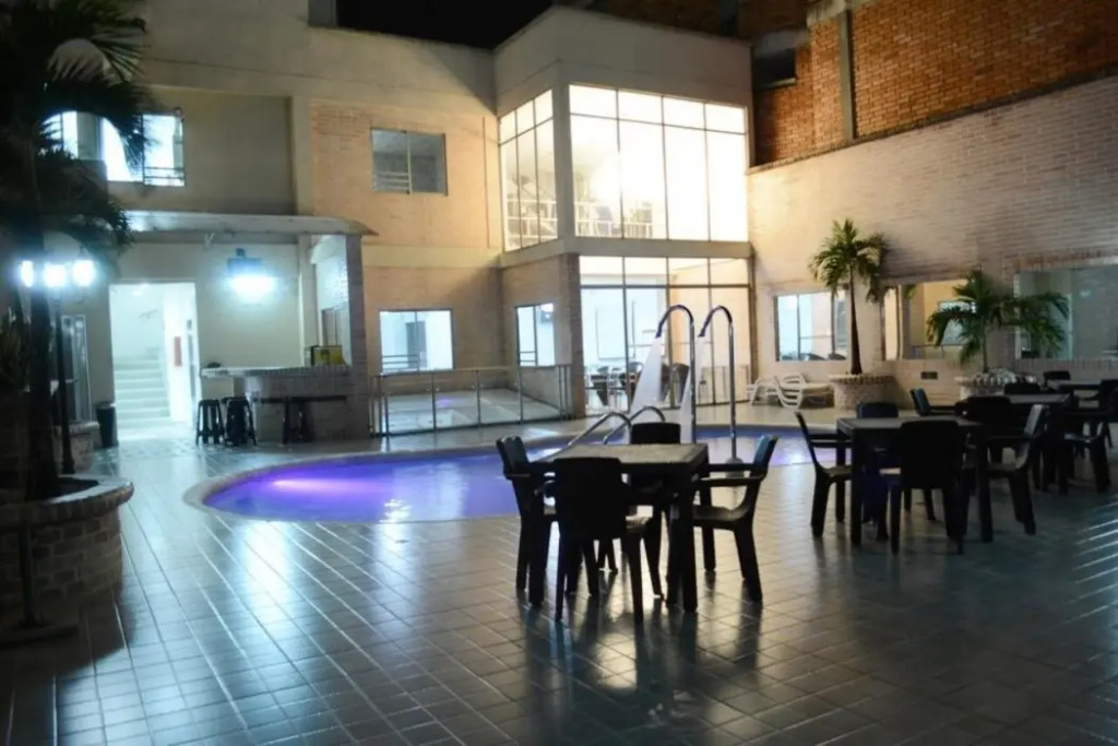 Hotel Calima Real