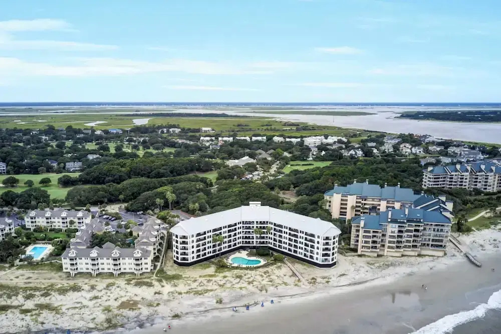 518 Seascape Waterfront Views + Community Pool