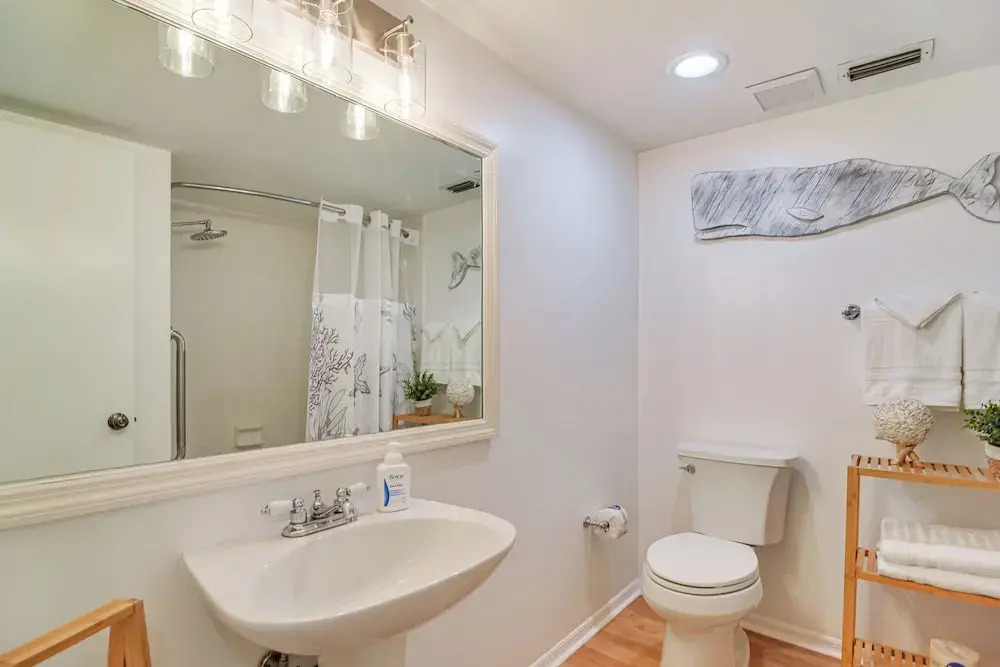1 Block to Sunset Beach: Dog-friendly Family Home