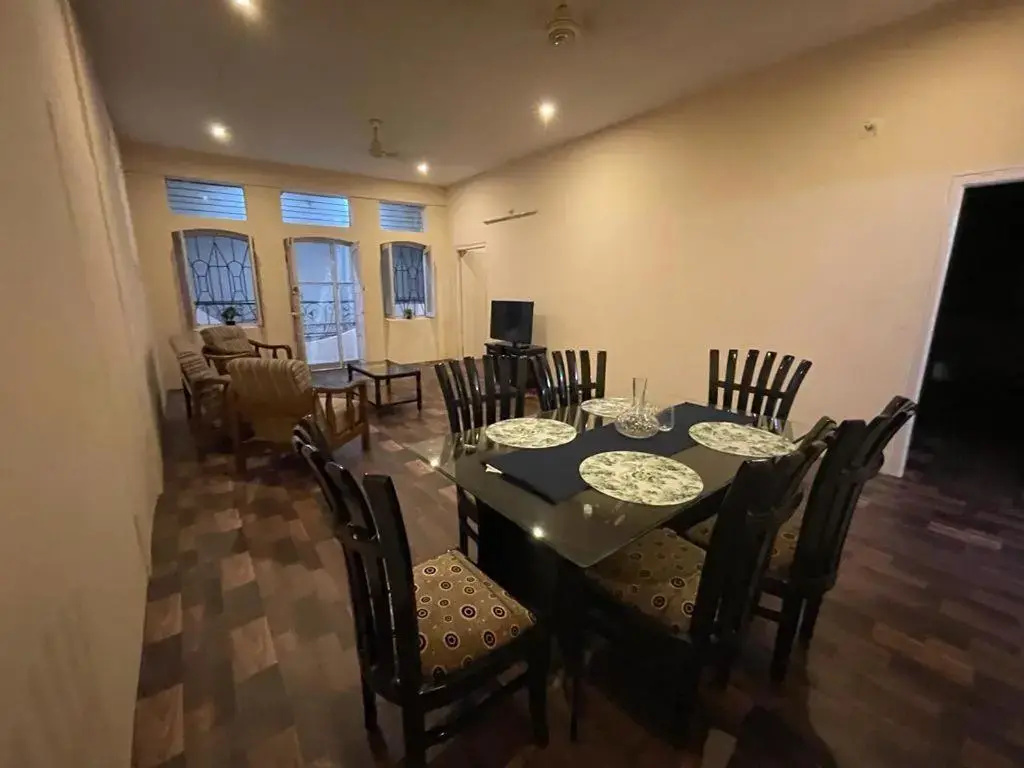 Visitors Lounge by MMG - 2&3BHK Furnished - Rd 12 Banjara Hills